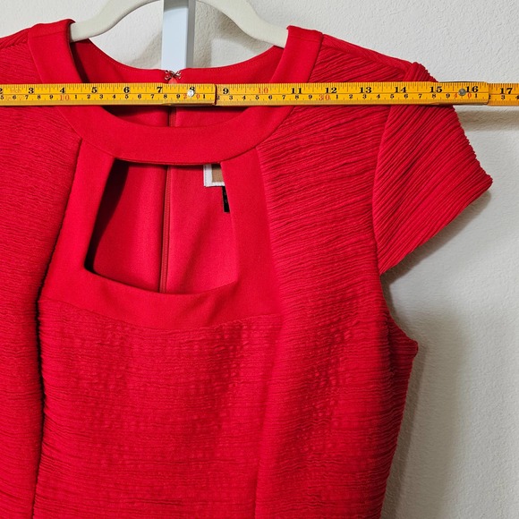 NUE by Shani Women's Red Form Fitting Short Sleeve Shirred Zipper Dress Sz M - Picture 13 of 15